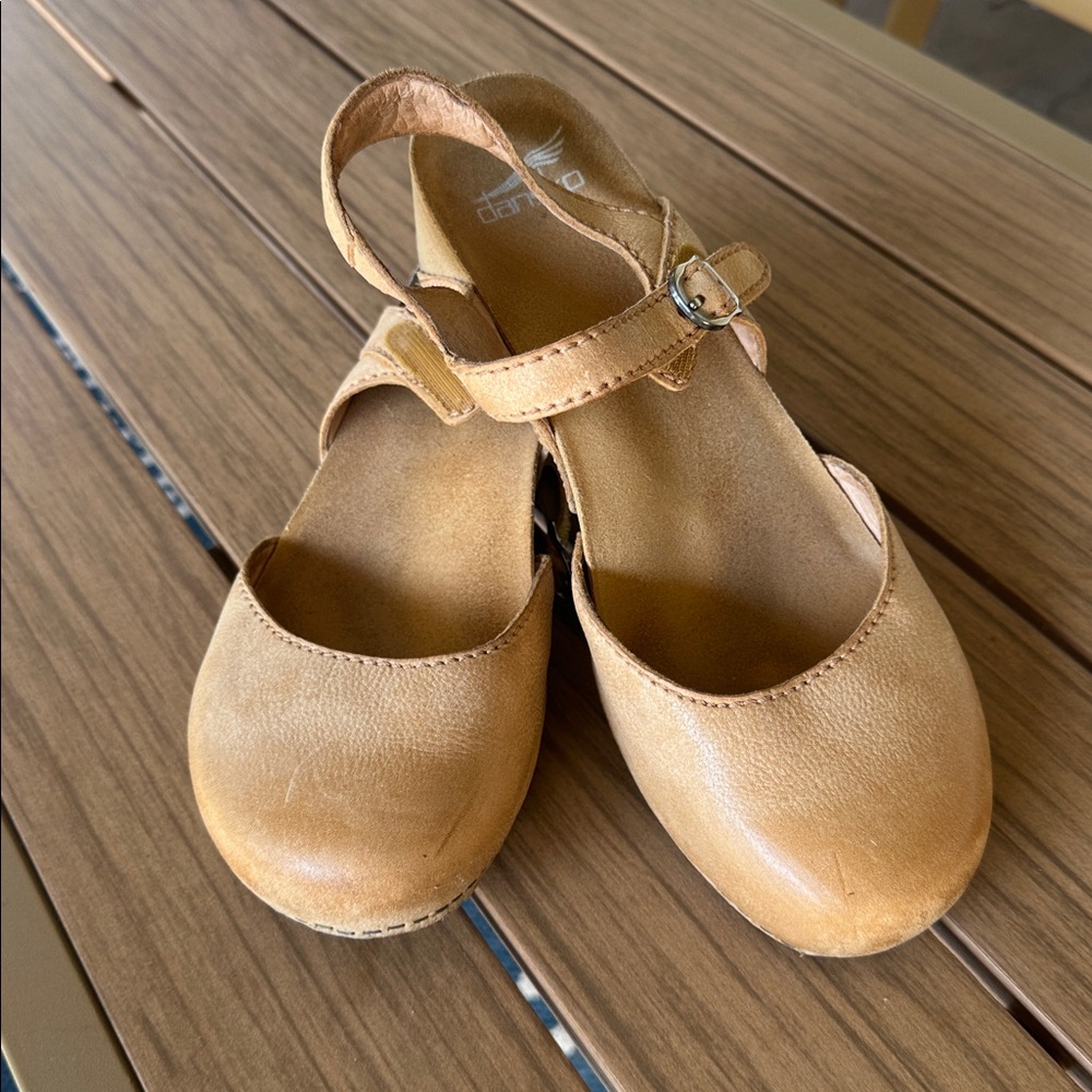 Champagne Dansko Tiffani Strappy Clog Sandal Mary Jane 9.5-10